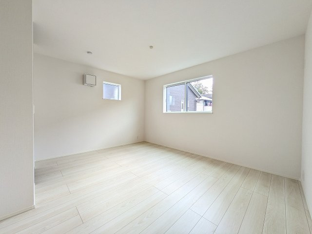 八王子市　館町　新築一戸建て　２４ー１期の寝室|～2階8.5帖の主寝室　ベッドなど大型家具のレイアウトもしやすい広さです～