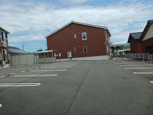 スイセンⅡの駐車場