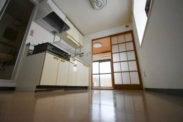 メゾン栄和の居間・リビング