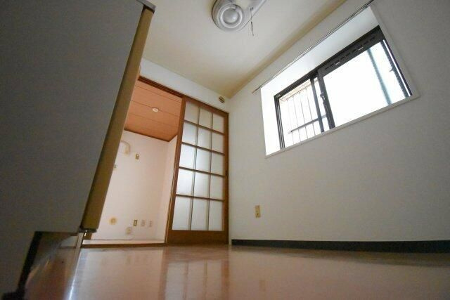 メゾン栄和の居間・リビング