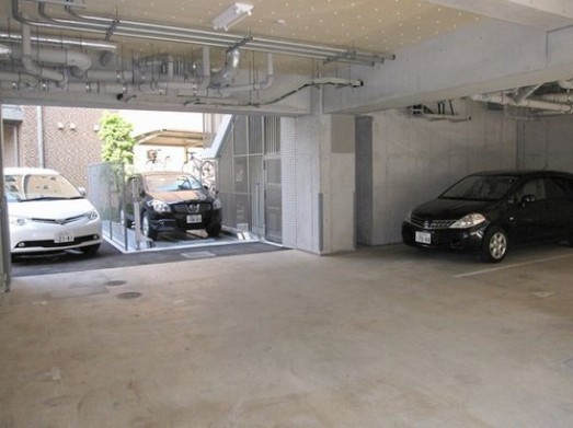 Ｐｕｒｅ　Ｌａの駐車場