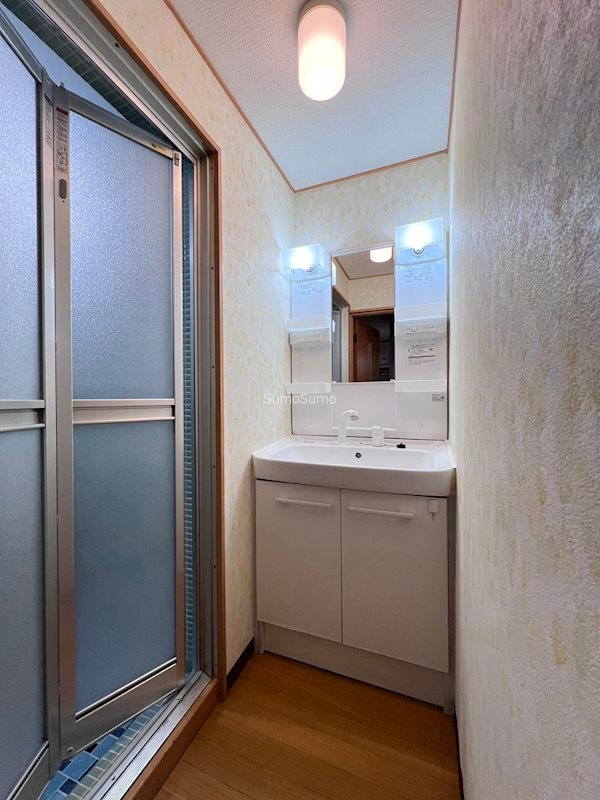 向井ビルディングの洗面所