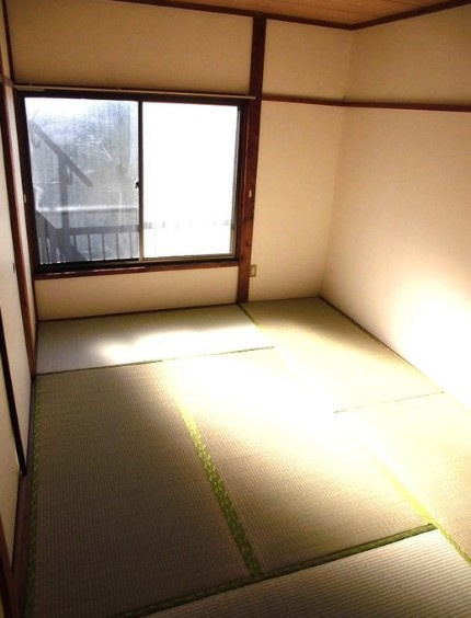 ガーデン関口の居間・リビング