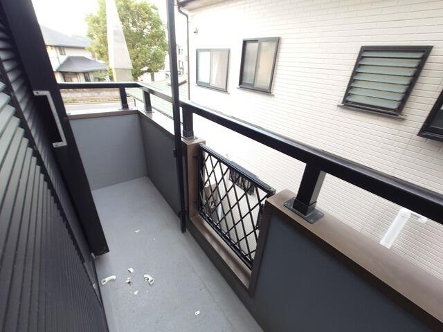 江戸川区松本2丁目戸建のバルコニー