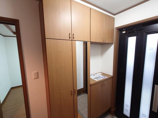 江戸川区松本2丁目戸建の玄関