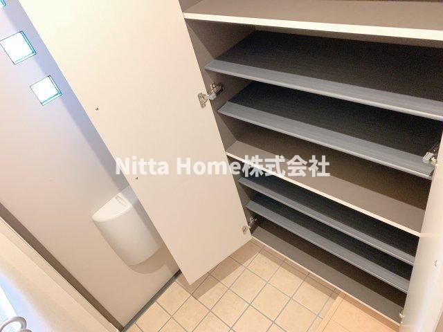 丹波篠山市北のアパートの玄関|シューズボックス完備の玄関です(^^)/