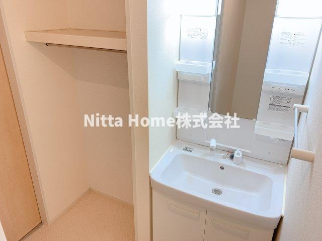 丹波篠山市北のアパートの洗面所|シャワー付き洗面化粧台で身支度はバッチリ◎