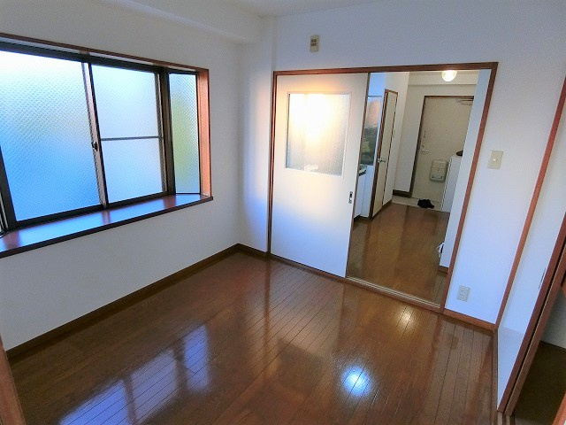 プレジールの居間・リビング