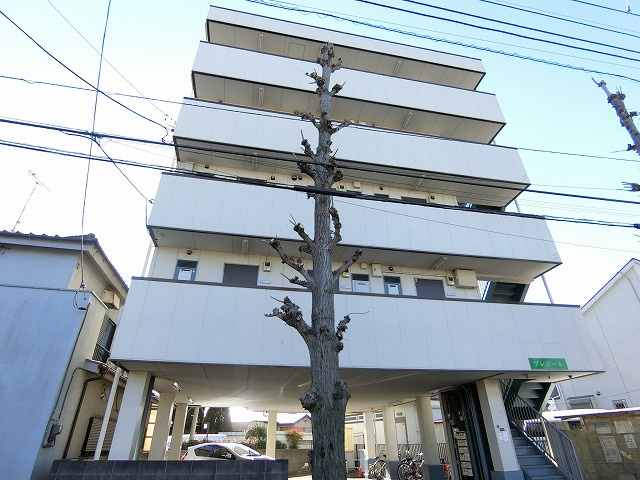 プレジールの外観