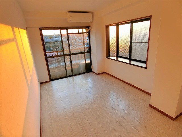 プレジールの居間・リビング