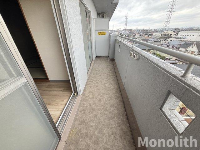 クロスロウズ荒木街のバルコニー