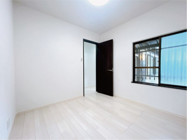 四ノ宮鎌手町の洋室