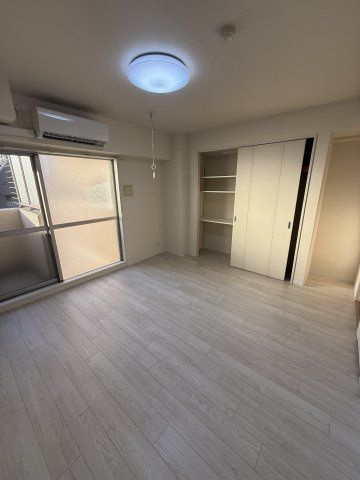 メゾン夕陽ヶ丘の洋室