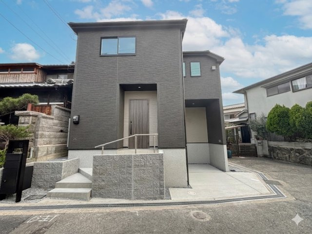 29日(土)30日(日)現地ご見学可能！枚方市藤阪北町　限定1邸の外観|お客様に長く安心して住んでいだだける事にこだわった家づくり！住んでからのアフターサービスにもしっかりと取り組んでいます！