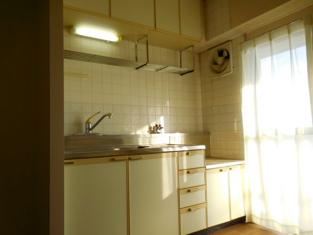 高槻市芝生町１丁目の賃貸マンションのキッチン