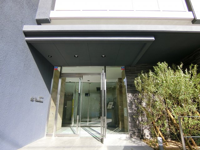 サヴォイ ル・カサブランカ　4階のエントランス