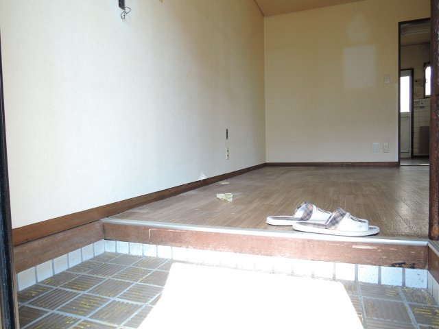 如是町貸家の玄関