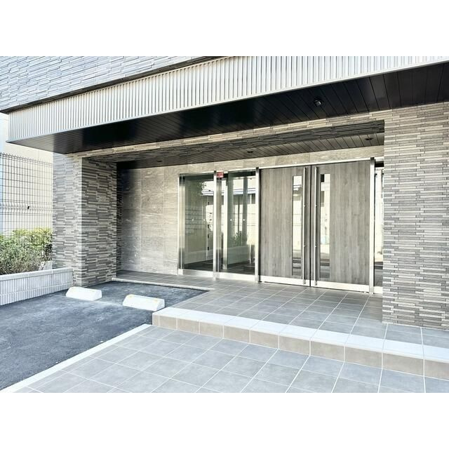 ドゥーエ町屋Ⅱのエントランス