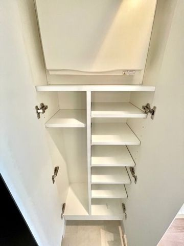 レジディア三宿の玄関