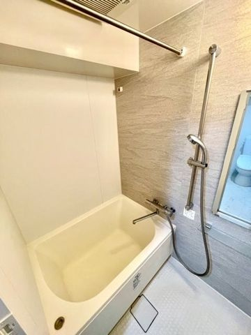 レジディア三宿の浴室