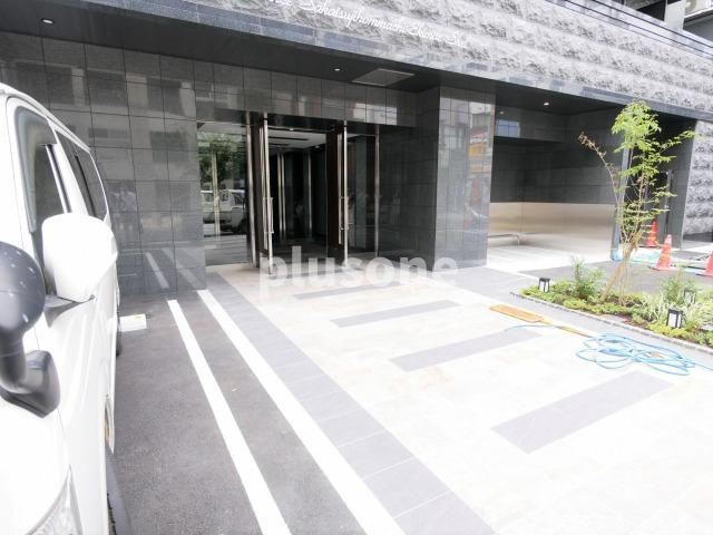 プレサンス堺筋本町駅前シェルのエントランス