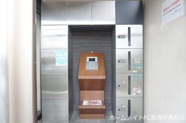 リブラ久和のエントランス