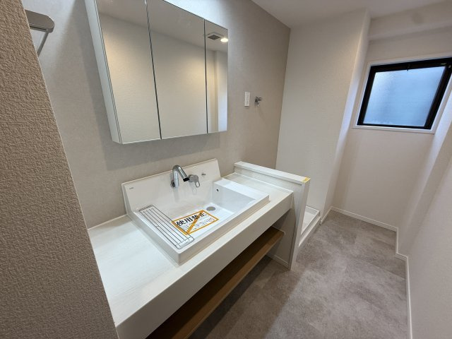 鳥見パーク・マンション二番街の独立洗面台