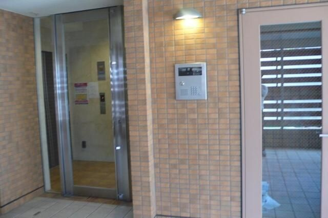 メゾン　コルニスのエントランス