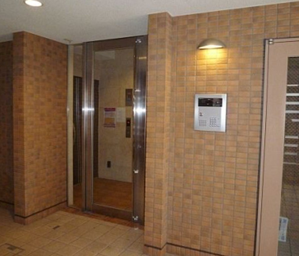 メゾン　コルニスのエントランス