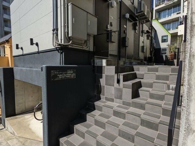 モダンアパートメント文京音羽のエントランス|☆スペシャリストなプロ賃貸師が接客対応させていただきます☆