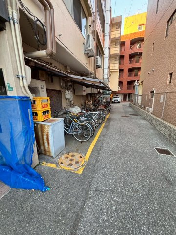 西宮センタービルの駐車場