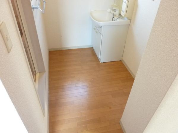 フレグランスシオン【キャッシュバック対象物件】の洗面所|忙しい朝には欠かせない洗面所です