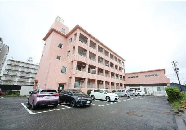 スターヒルズマルサンの外観