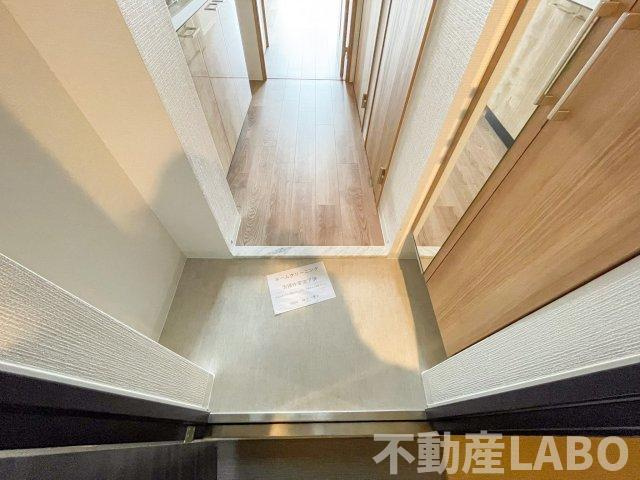 エスリードザ・グレア大阪の玄関