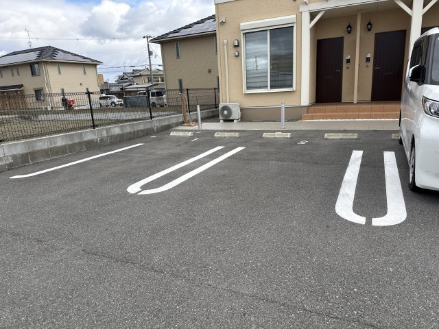 フロレスタの駐車場