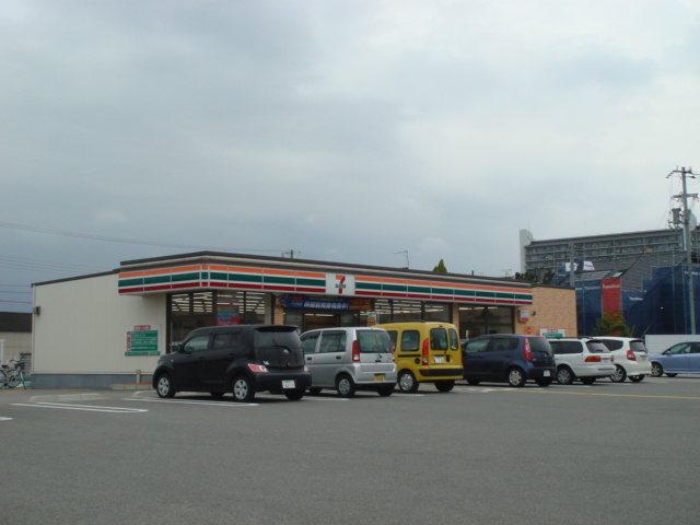 プレッソリーバの周辺|コンビニまで400ｍ