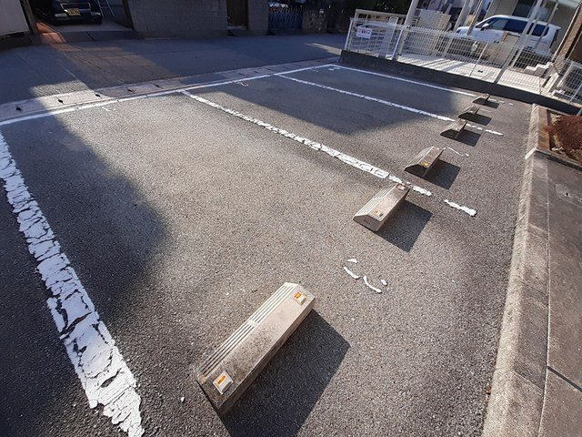 ポプルスの駐車場