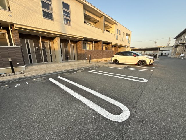 フェリア糸井Ｃの駐車場