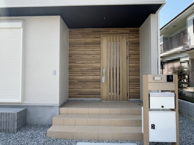 【玄関】 | 香芝市真美ヶ丘5丁目