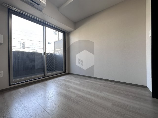 ラックフィールドの洋室