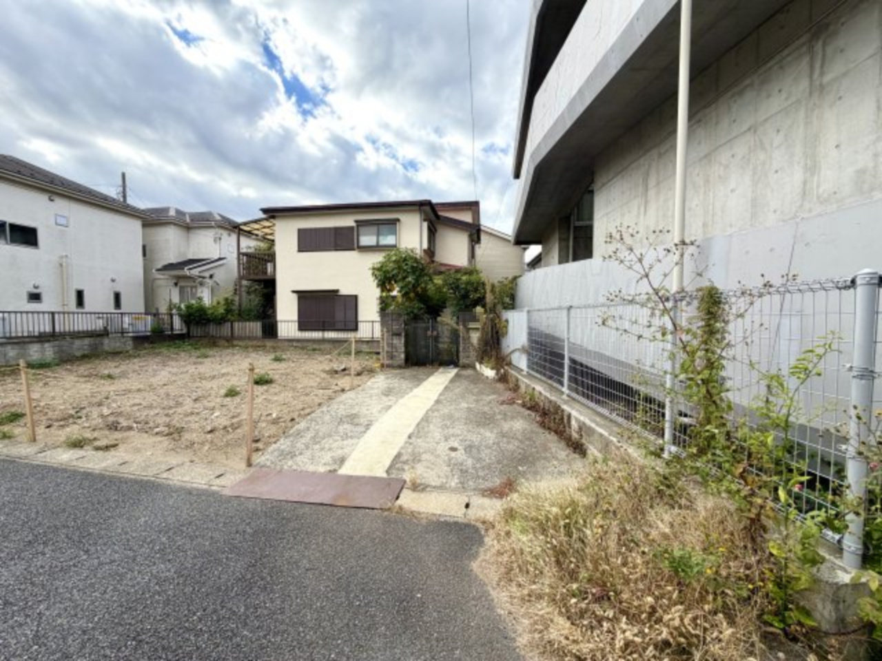 海まで徒歩10分！建築条件なしの更地渡しの売地