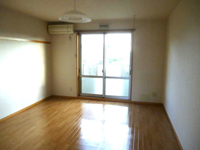 【居間・リビング】 | ウェル上加茂 | 洋室10帖