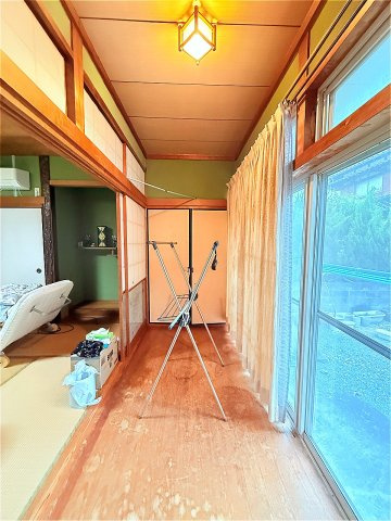 黒木町桑原店舗付き住宅の内装