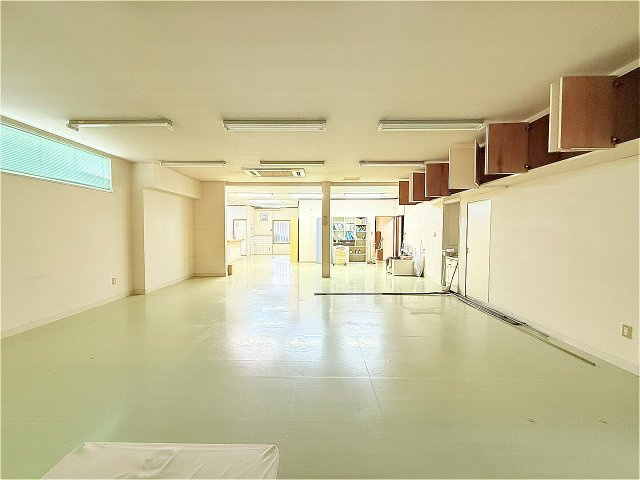 黒木町桑原店舗付き住宅の内装