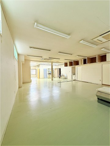 黒木町桑原店舗付き住宅の内装