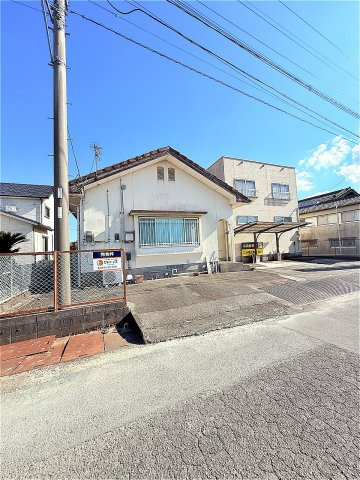 黒木町桑原店舗付き住宅の前面道路含む現地写真