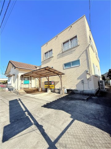 黒木町桑原店舗付き住宅の前面道路含む現地写真