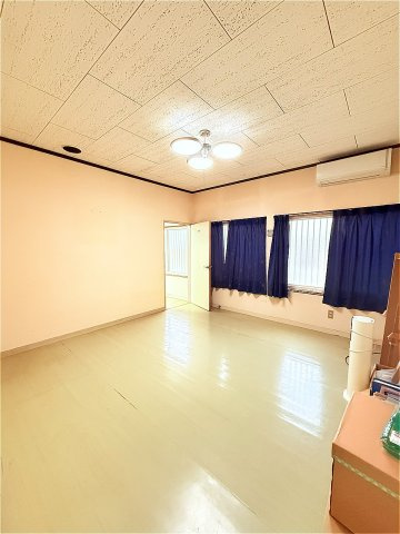 黒木町桑原店舗付き住宅の内装