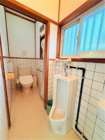 黒木町桑原店舗付き住宅のトイレ