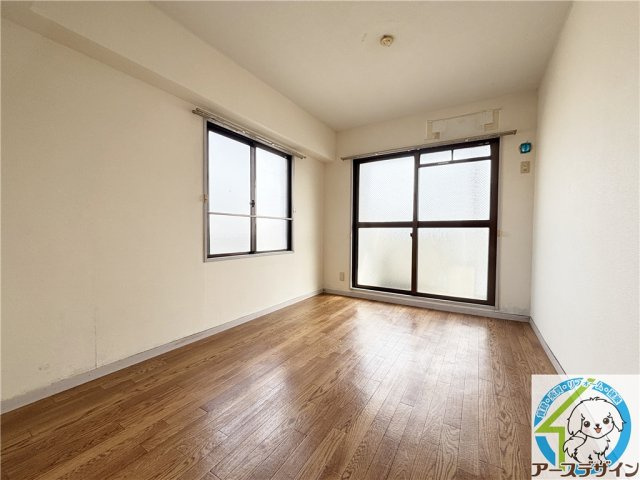 シャトー西明石の洋室